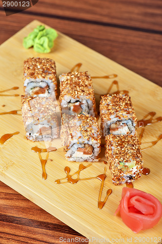 Image of sesame sushi rolls