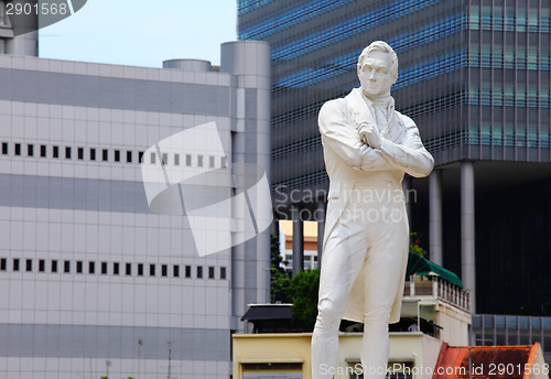 Image of Sir Raffles statue