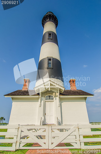 Image of bodie island estate on a sunny day