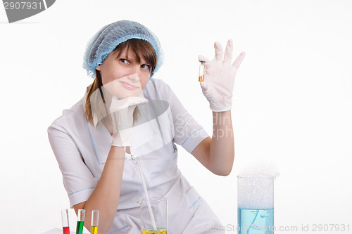 Image of Chemist are not sure about the result