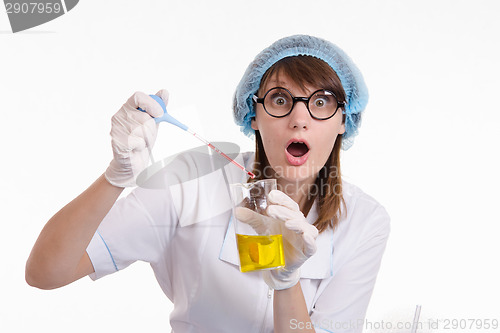 Image of Chemist made a mistake when choosing reagents