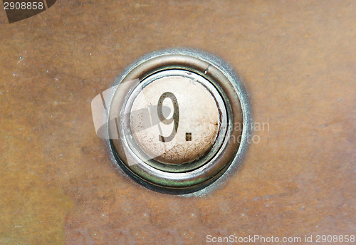 Image of Old button - 9