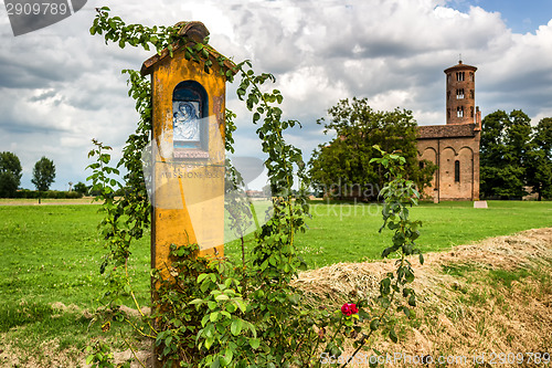 Image of Votive aedicula devoted to the Blessed Virgin Mary 