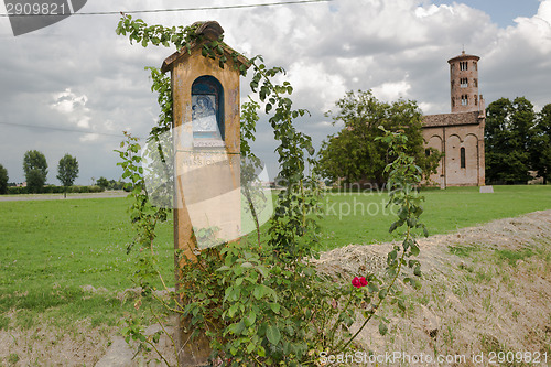 Image of Votive aedicula devoted to the Blessed Virgin Mary 