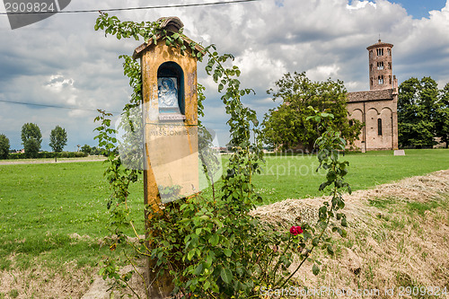 Image of Votive aedicula devoted to the Blessed Virgin Mary 