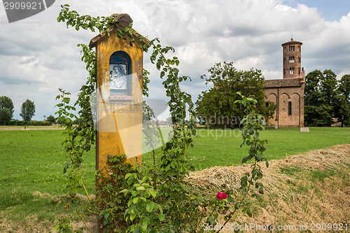 Image of Votive aedicula devoted to the Blessed Virgin Mary 