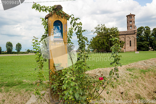 Image of Votive aedicula devoted to the Blessed Virgin Mary 