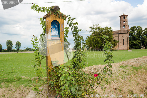 Image of Votive aedicula devoted to the Blessed Virgin Mary 