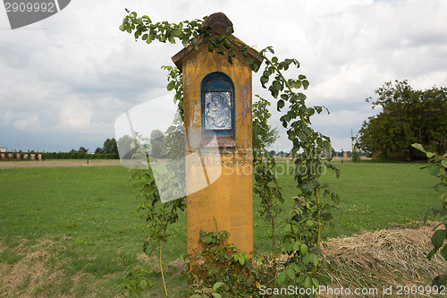 Image of Votive aedicula devoted to the Blessed Virgin Mary 