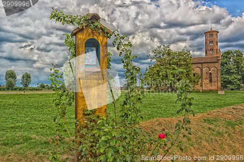 Image of Votive aedicula devoted to the Blessed Virgin Mary 