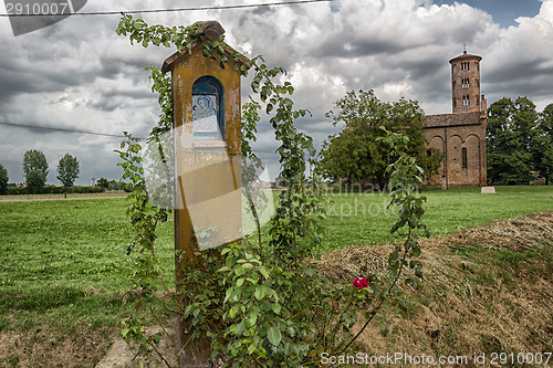 Image of Votive aedicula devoted to the Blessed Virgin Mary 