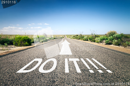 Image of road to horizon