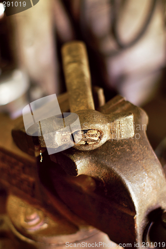 Image of Hammer on vise