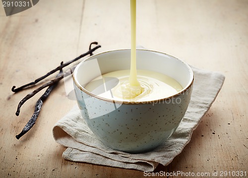 Image of homemade vanilla sauce