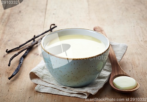 Image of homemade vanilla sauce