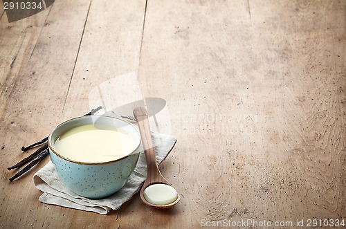 Image of homemade vanilla sauce