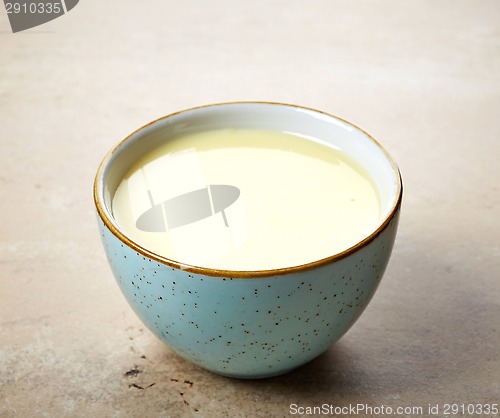 Image of bowl of homemade vanilla sauce