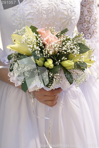Image of Bride wiht bouquet