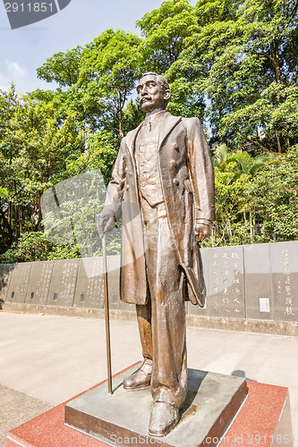 Image of statue of Sun Yat-Sen