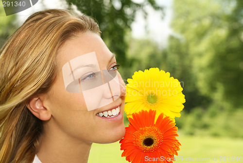 Image of beauty with daisies