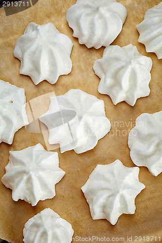 Image of meringue cookies