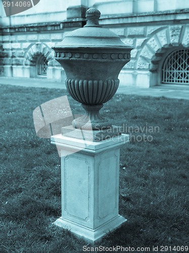 Image of Urn picture