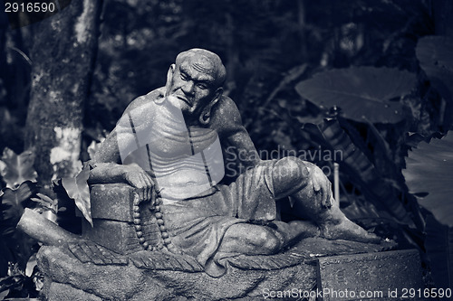 Image of Arhat Kanakbharadvaja statue