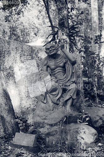 Image of Arhat Kanakbharadvaja statue