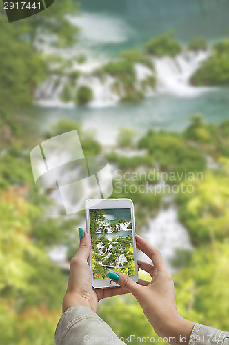 Image of  Photographing Plitvice Lakes with cellphone
