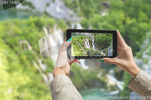 Image of Photographing Plitvice Lakes with tablet