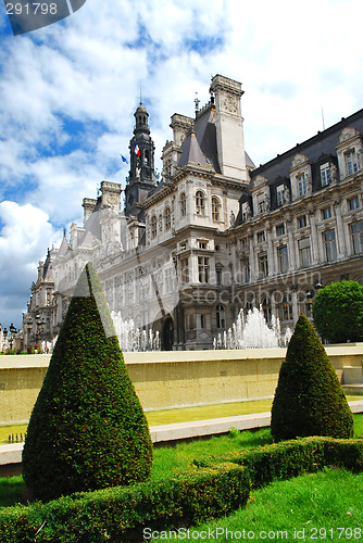 Image of Hotel de Ville in Paris