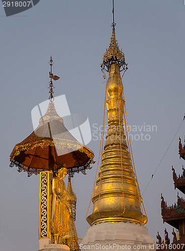 Image of The Swedagon Pagoda at dusk