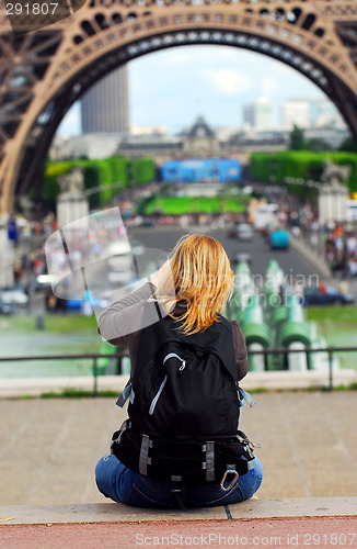 Image of Tourist at Eiffel tower