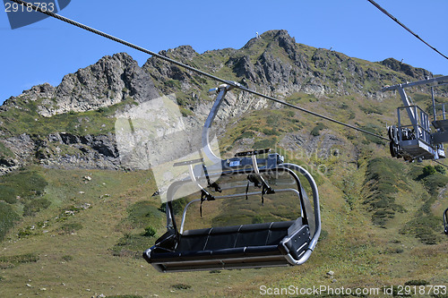 Image of Ski lift cabin with the fastening shown