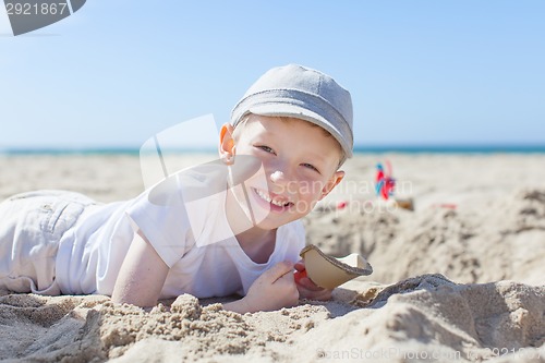 Image of kid at the beach