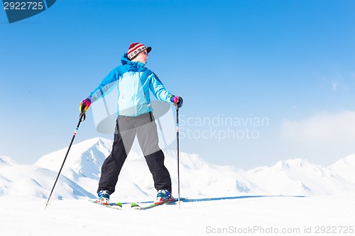 Image of Woman skier.