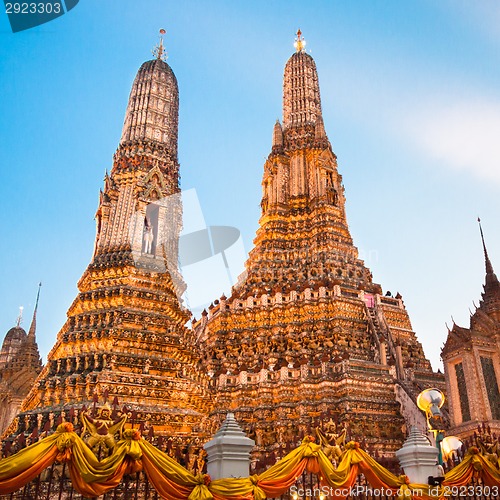 Image of Wat Arun Temple in Bangkok, Thailand.