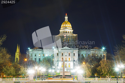 Image of Colorado state capitol building in Denver