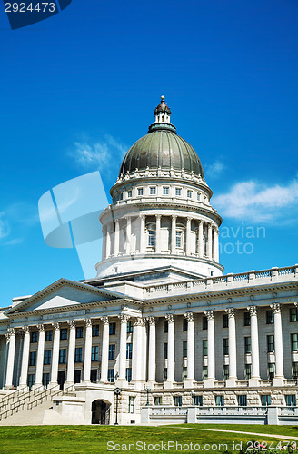 Image of Utah state capitol building in Salt Lake City