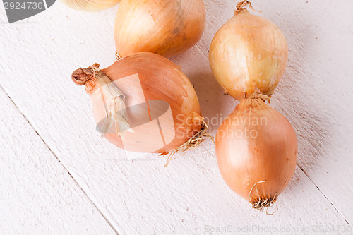 Image of Small fresh brown onions
