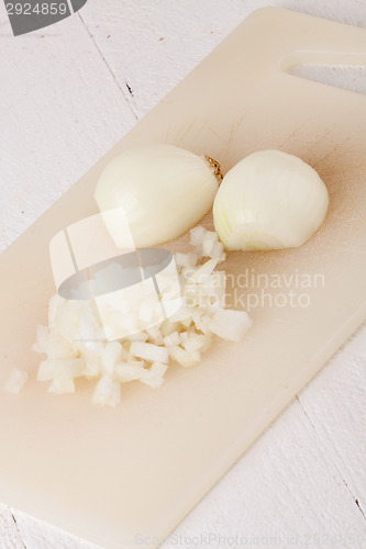 Image of Whole, peeled and diced brown onion