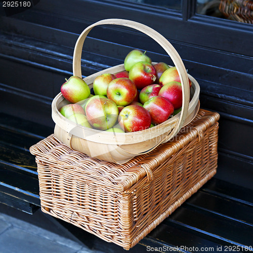 Image of Apple basket