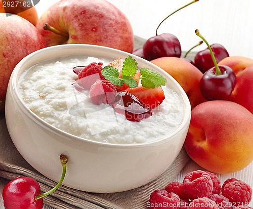 Image of Bowl of rice flakes porridge