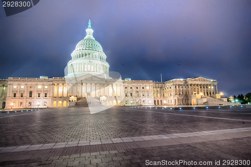 Image of US Capitol Building  at night