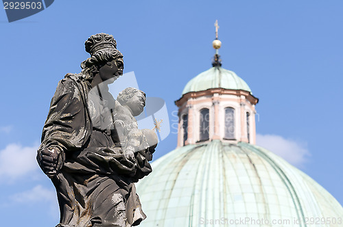 Image of Virgin Mary statue.