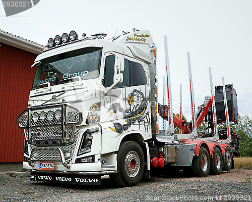 Image of Volvo FH16 Logging Truck with Ponsse Scorpion 