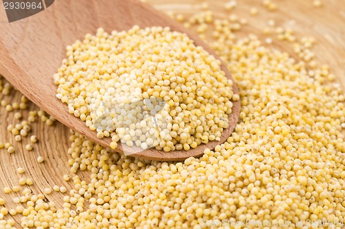 Image of millet groats 