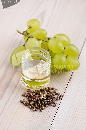 Image of grape seed oil 