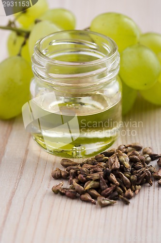 Image of grape seed oil 