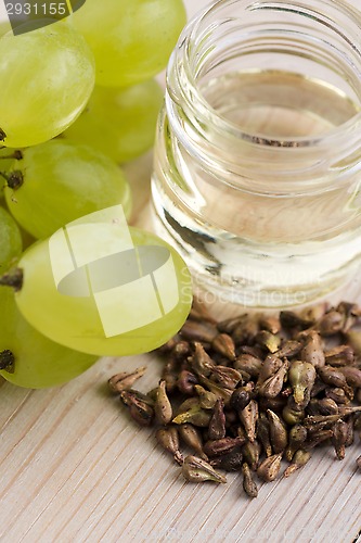 Image of grape seed oil 